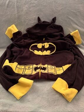 Black and Yellow Batman adult onesie SIZE M (8-10)